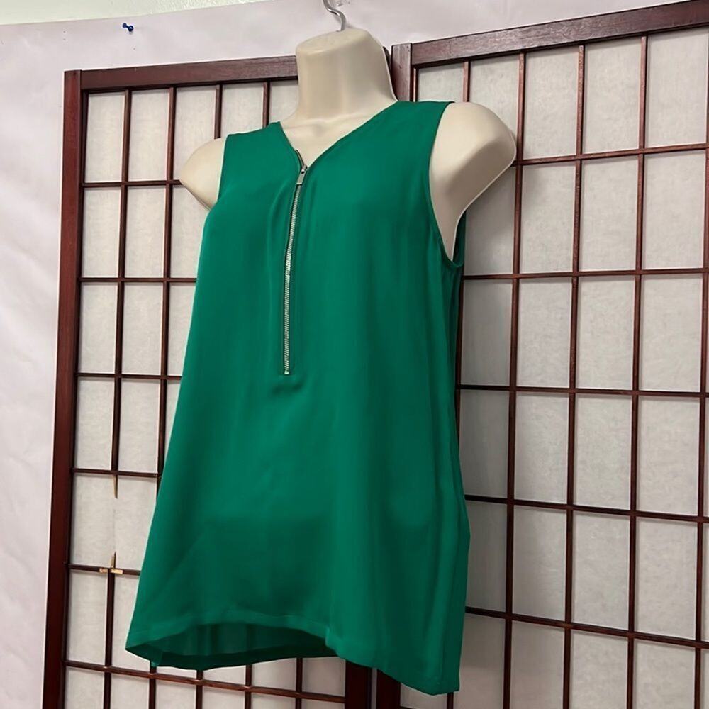 THE KOOPLES SILK VNECK SLEEVELESS BLOUSE SIZE XS